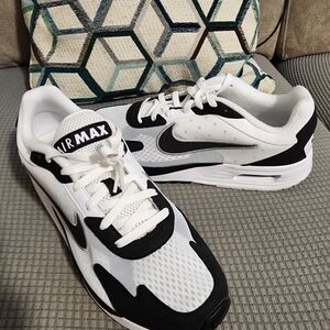 Nike White and Black Air Max Solo Sneakers
